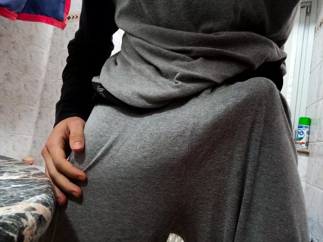 (24) hung nerd for a serious brotherhood 👊🍆