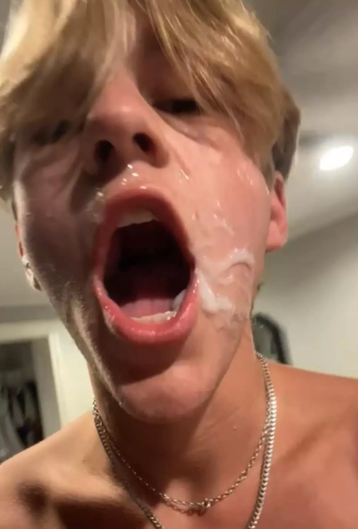 25 year old trynna make a hot group chat. Snap me at GayStudDick with face pic. Don’t be a boring person.