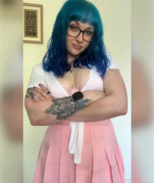 big, strong & dressed in pink 💪🏻😌💖