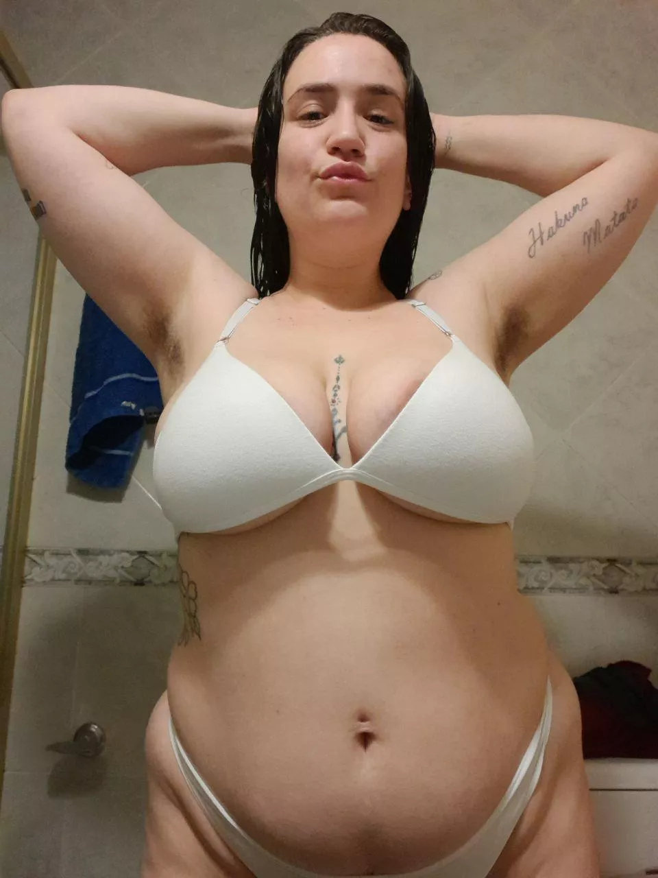 Discover every natural part of my curvy body!