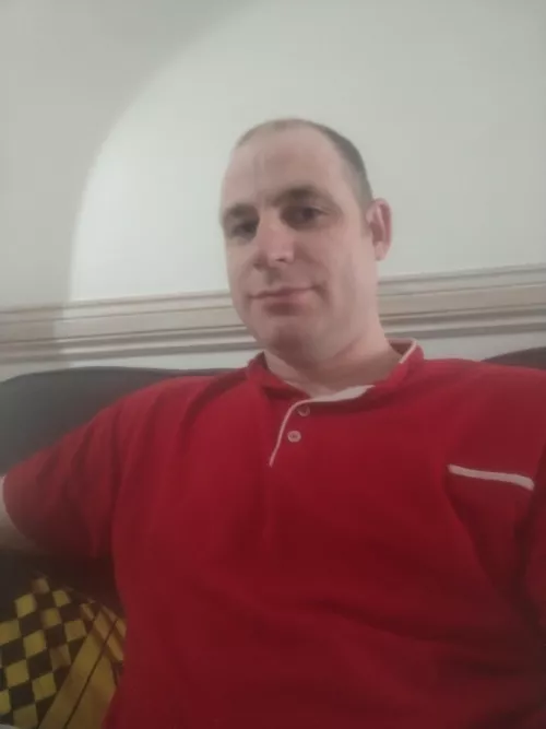 Hey gaymer looking for friends to play with and chats 