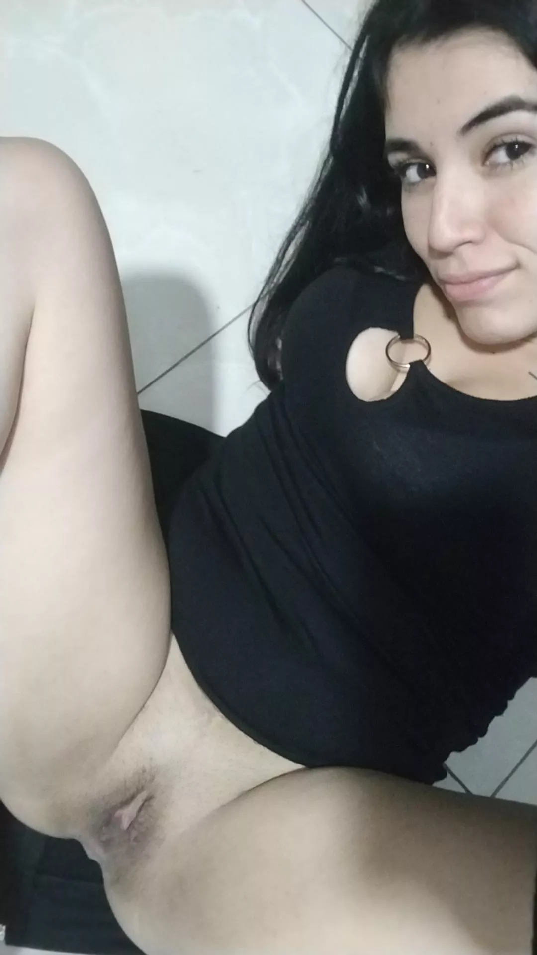 I'm a mommy and my pussy doesn't show it!