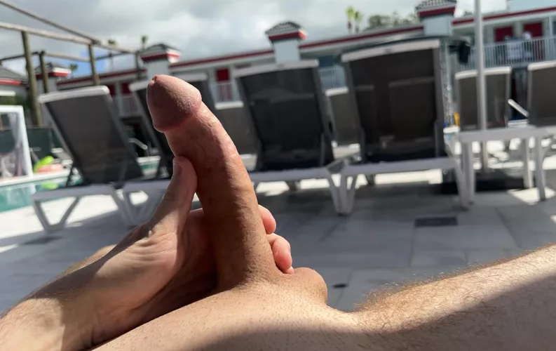 Lets make a movie at the pool💦