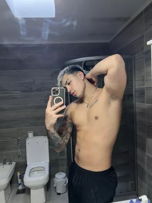 Soccer hunk's armpit juice: nasty or nice? 