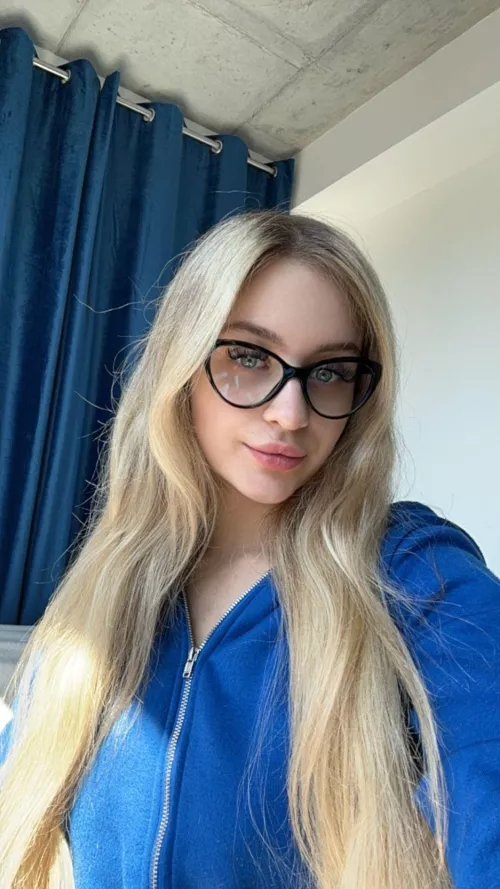 Wanna be more than just friends? 😜