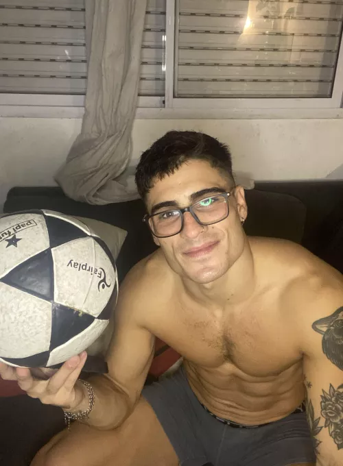 come and take a bite of this juicy soccer bod! 