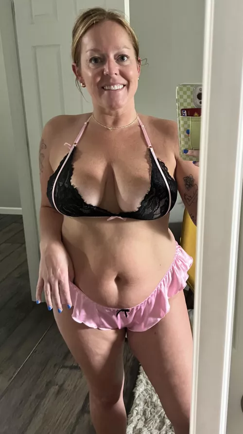 Ginger & chest freckles, would you bang? [IRTR]