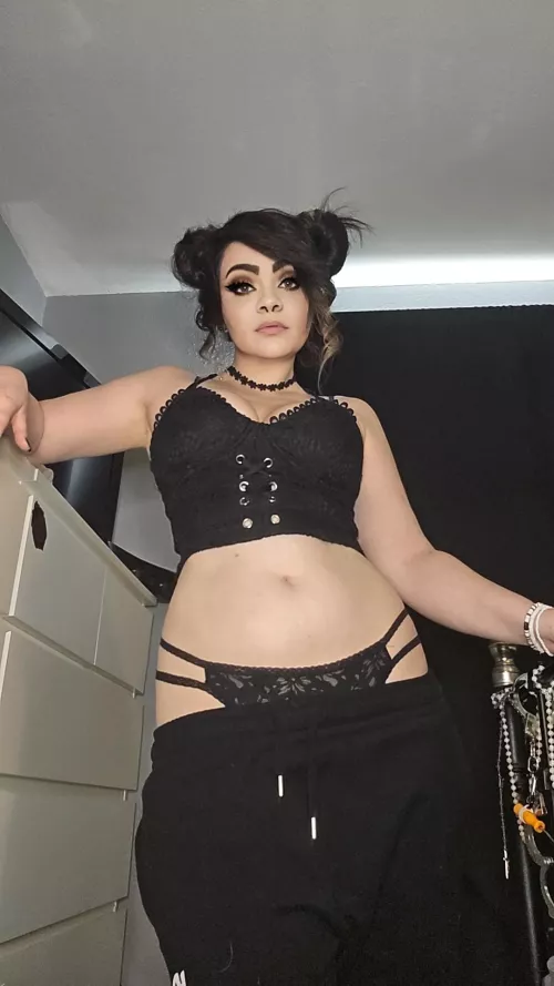 Looking for a gamer boi ;) [OC]