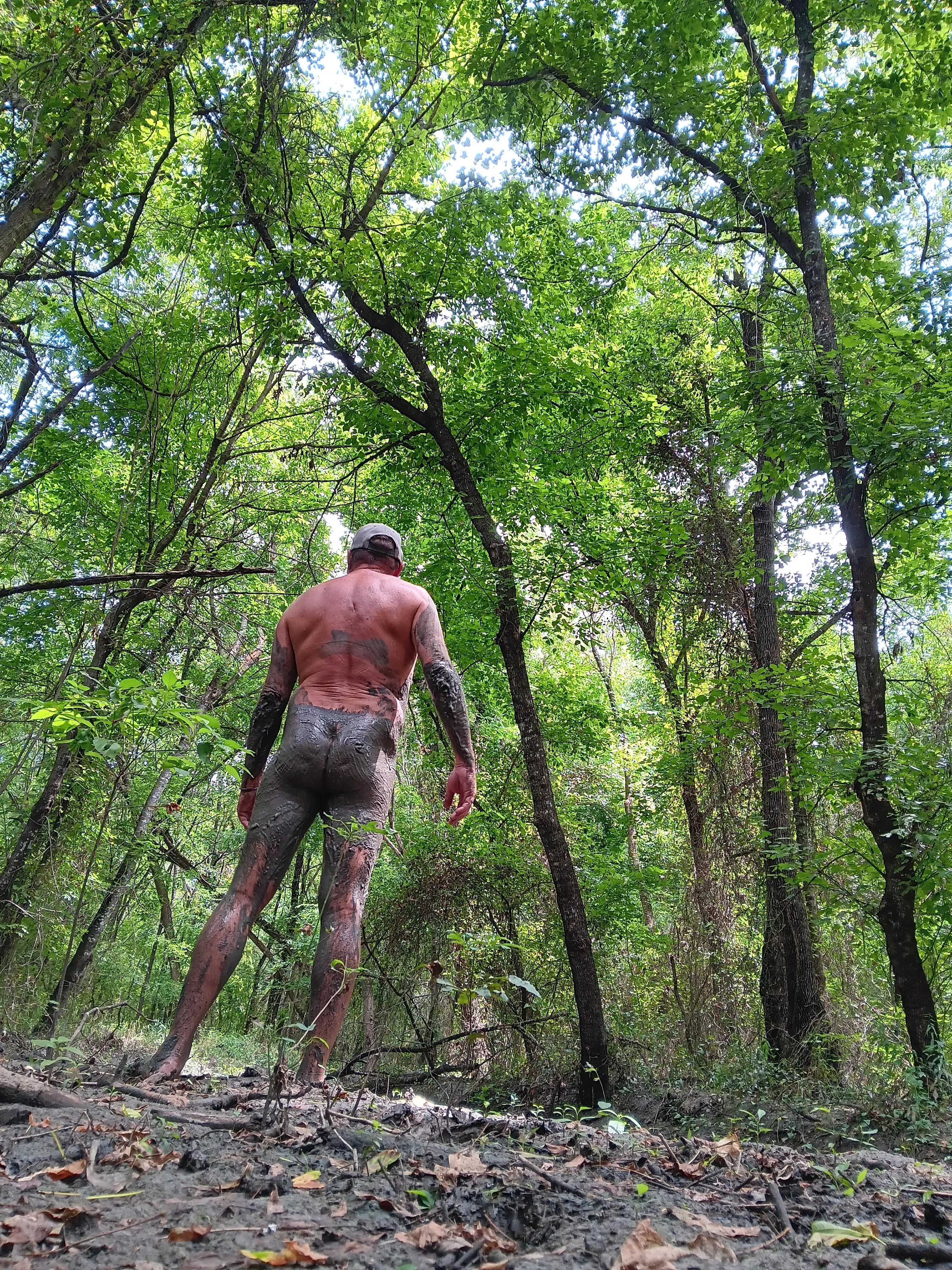 Mudbath and skinnydipping