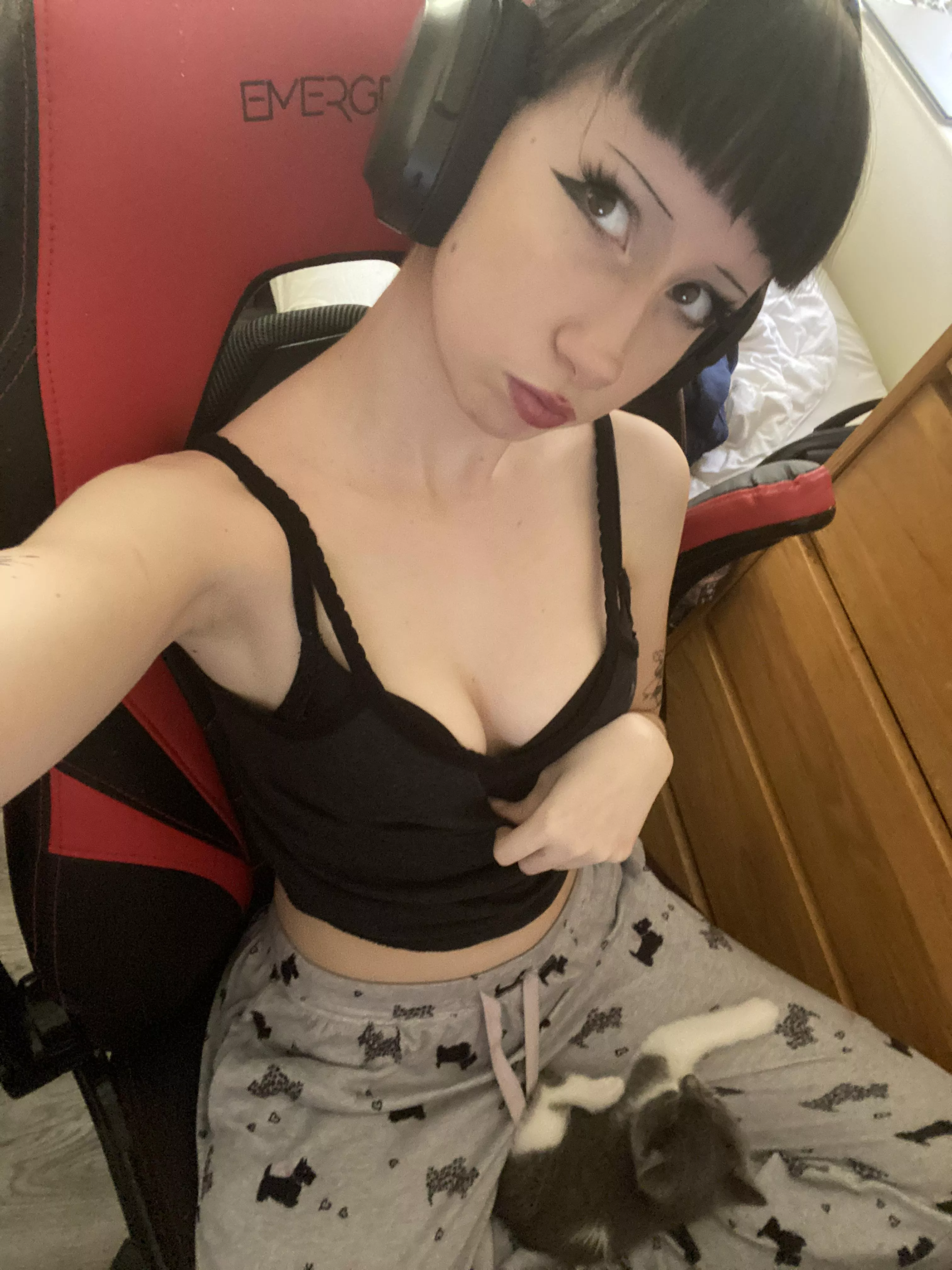 Shadows embrace my vibe