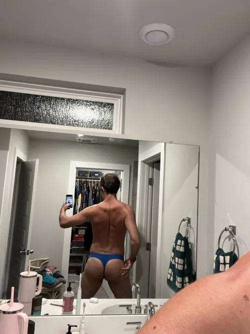 Slap your cock on my ass 