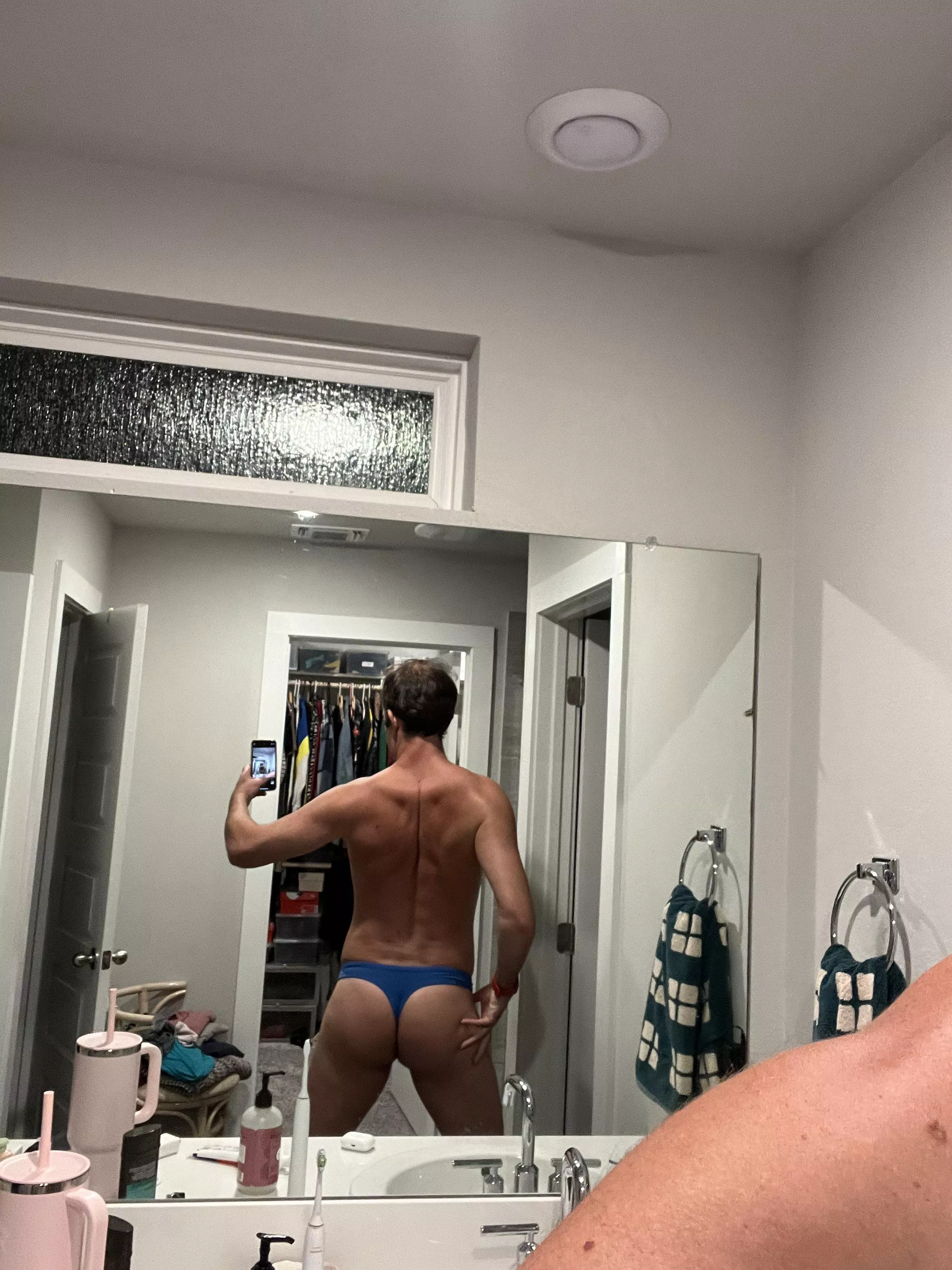 Slap your cock on my ass 