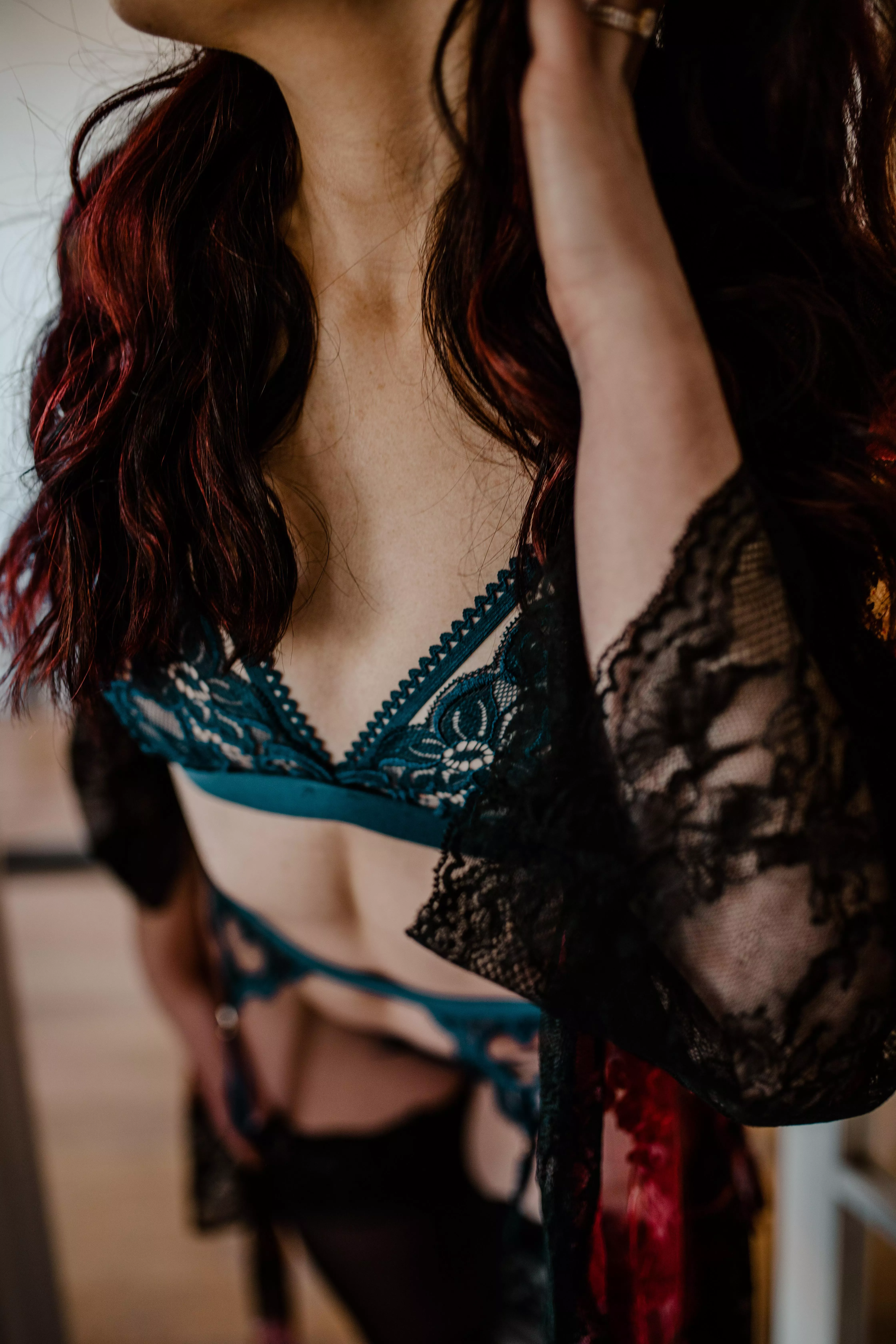 Color and lace [f]