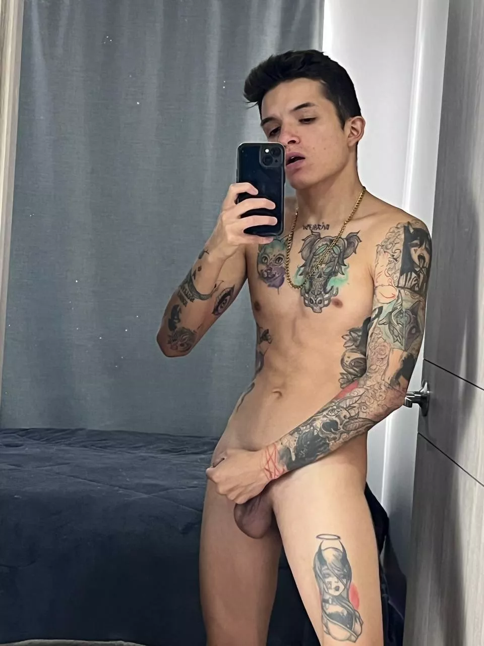 Do you like my tattoos or do you like something else?😏