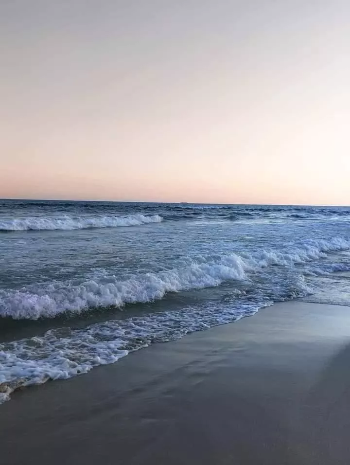 I can hear the sound of the sea just by looking at this picture 🌊❤