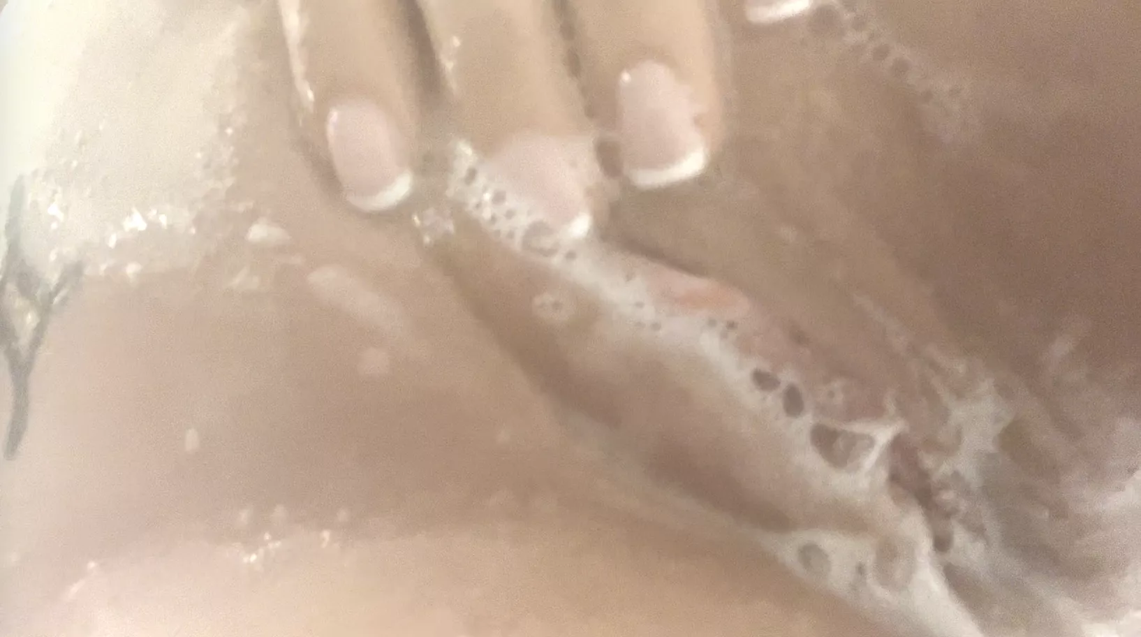 Rub a dub dub 🥵💦