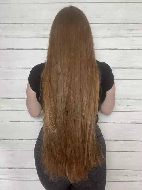 Sheeeeesss baccckkk😉 Can’t wait to show off the new hair growth from my little break 🥰