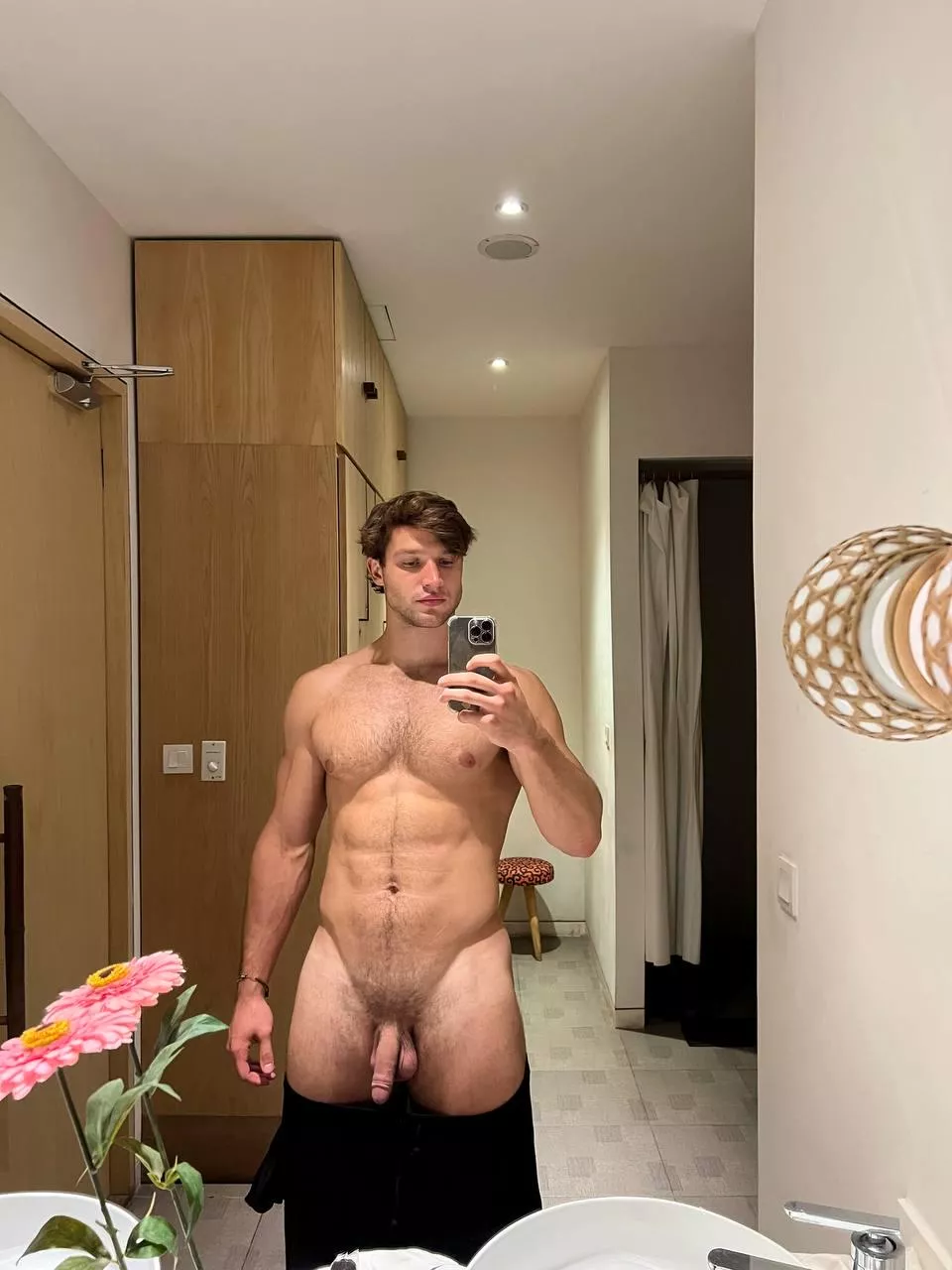 What are these flowers called? Oh, you're not looking at it!