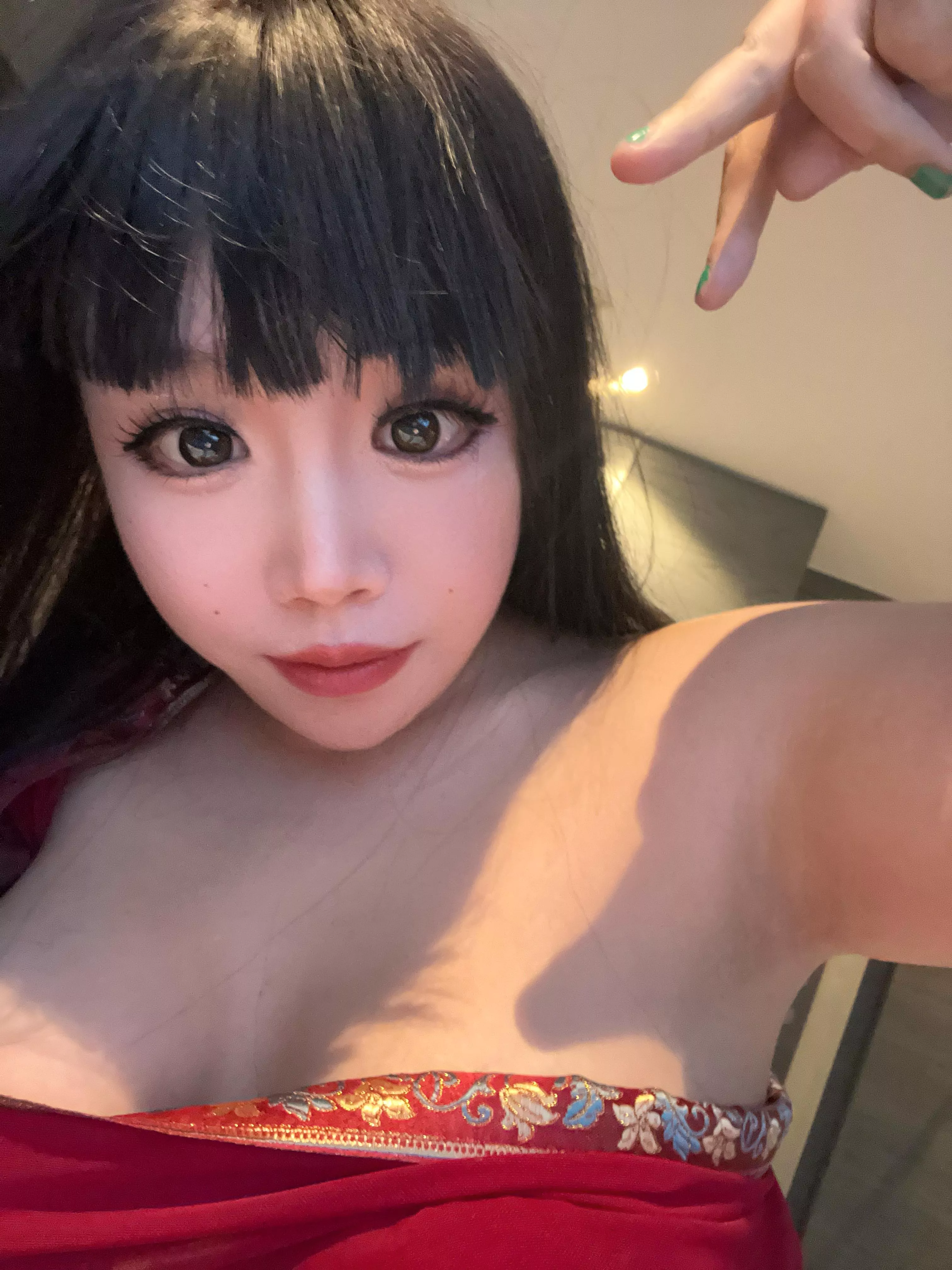 Would you lick my armpits on the first date? 19F