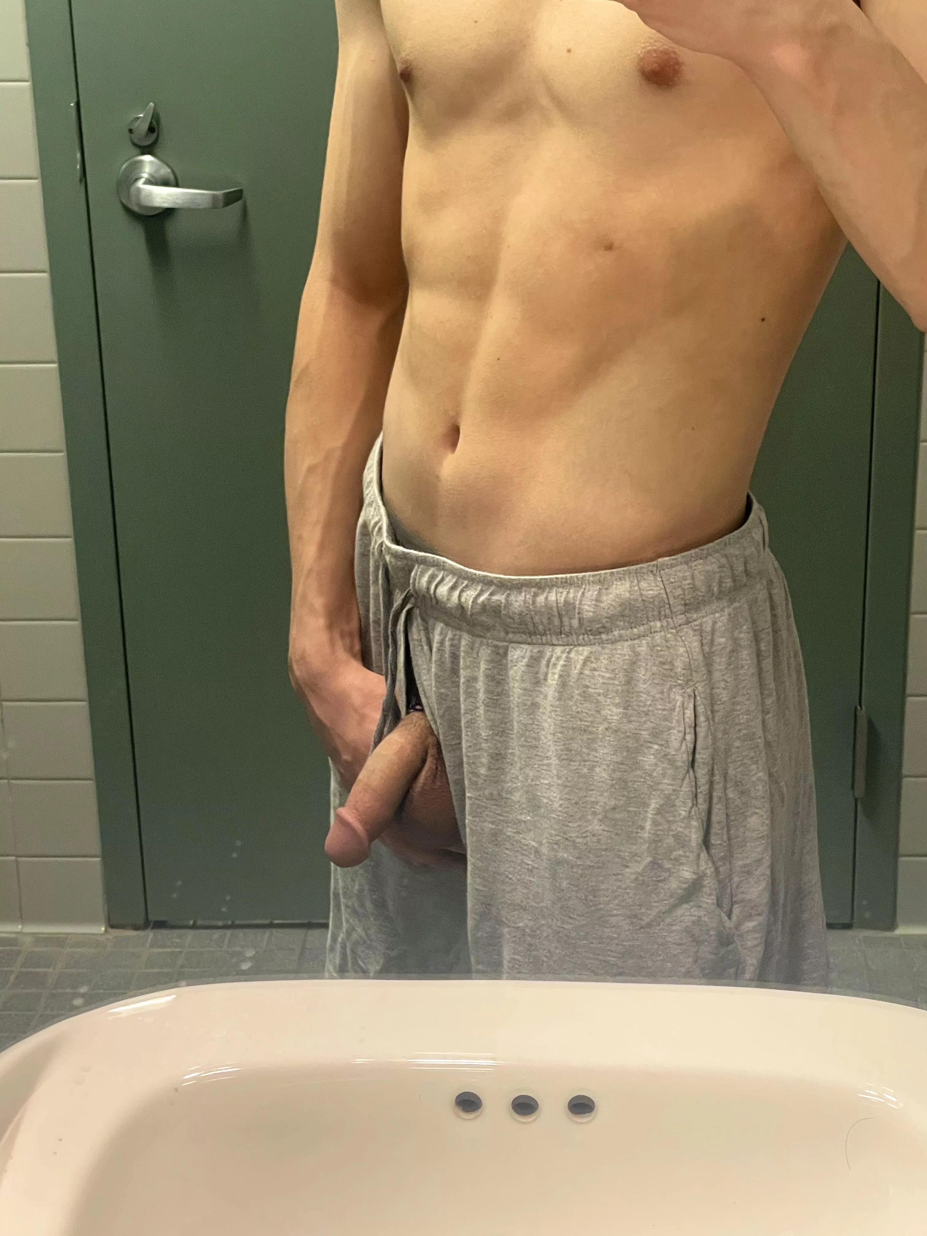 (21) need someone to suck me til I cum