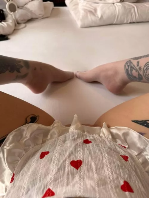 Everywhere I go, I have to show!