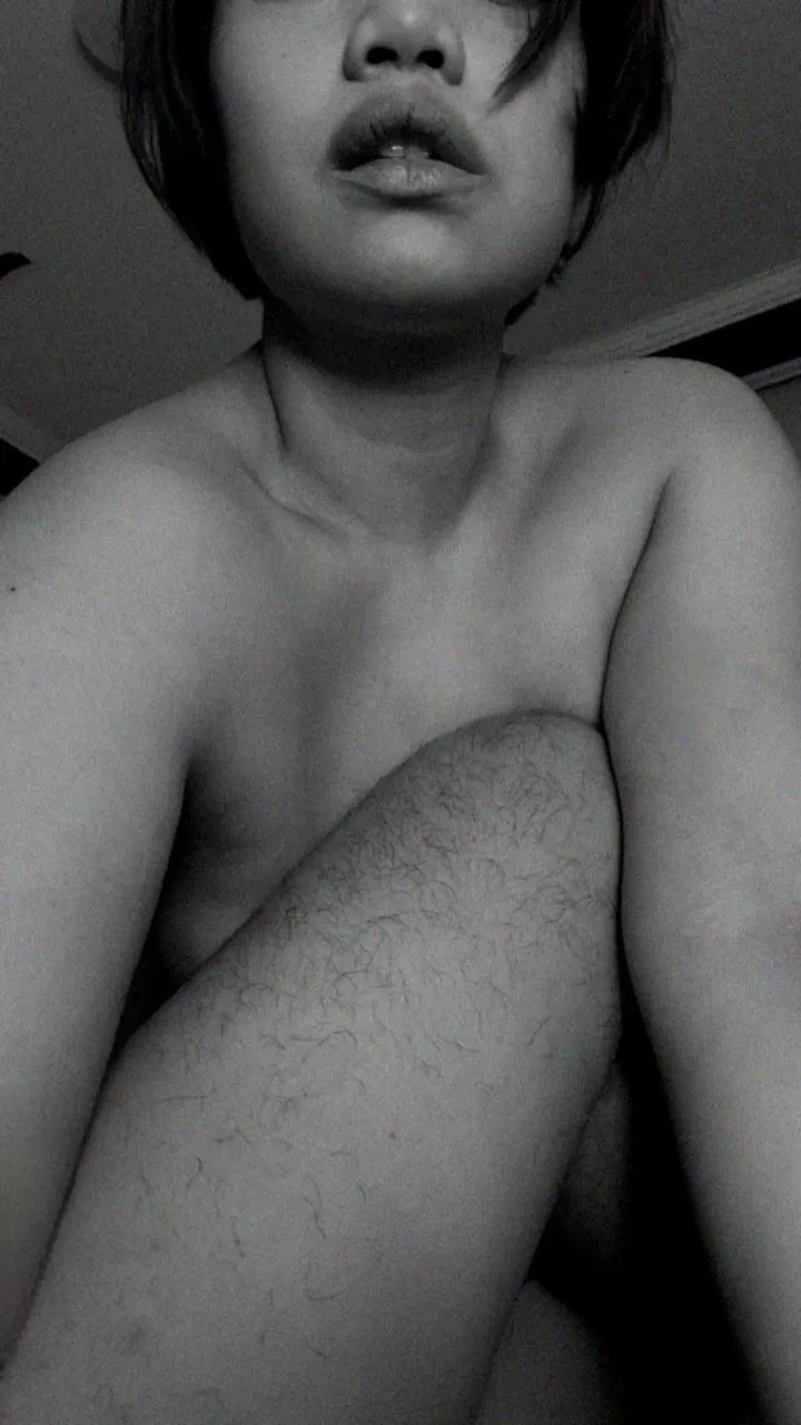 [F] here hihi [FMF] Cuddle weather be wt the hubby be like 🙈🫣 Who's next? 🫣