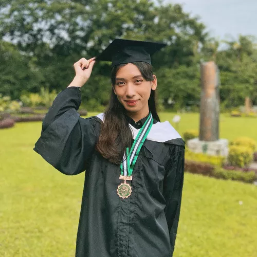 finally graduated from college!! 💗