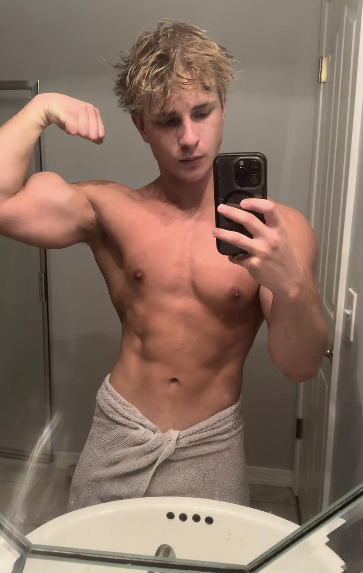 fresh from shower, would u smell it?