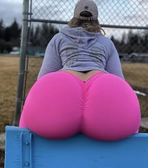 I hope you'd let a thick girl like me ride your face