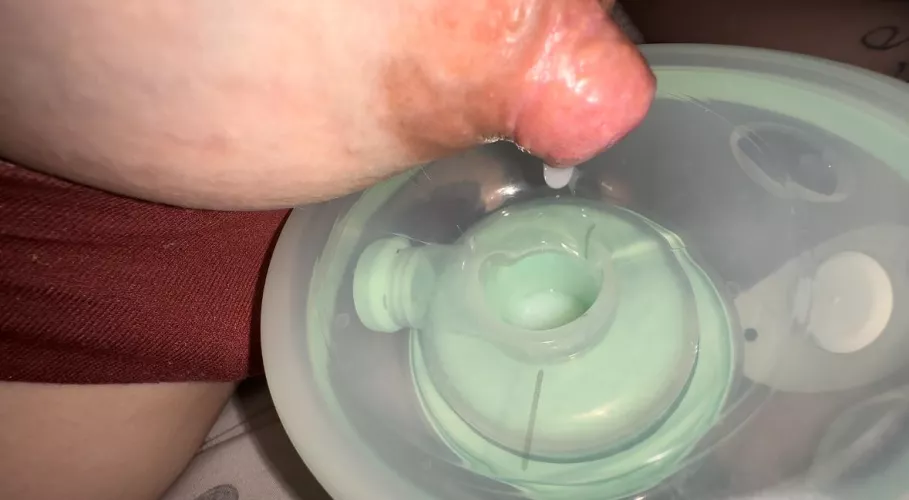 I’m so engorged that they’re leaking on their own 💦