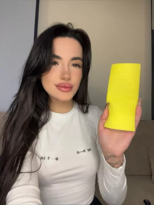 It shouldn't be a rag in this hand, it should be your dick