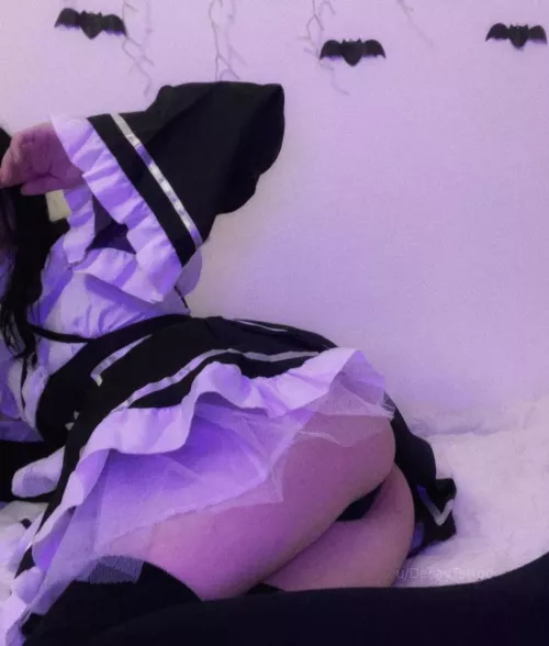 maid doesn't cover her pretty parts