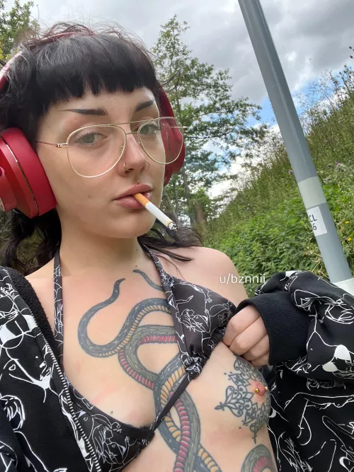 My lips look so good wrapped round a cigarette