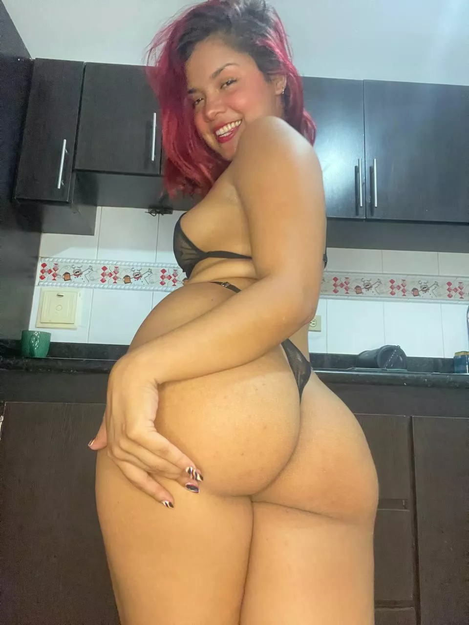 thick and squishy thighs makes that wood rise