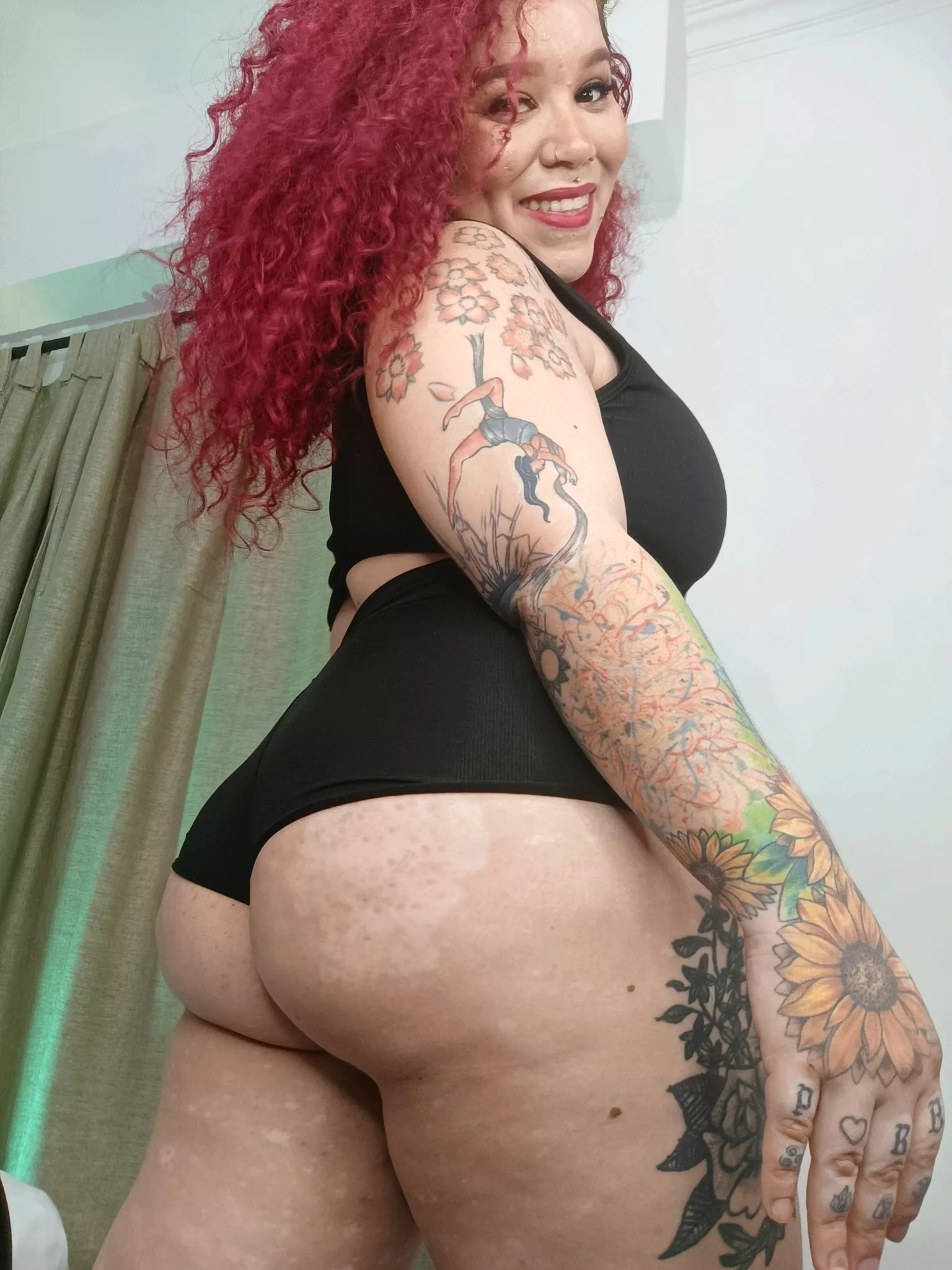 what's your first move if you see me wearing these clothes