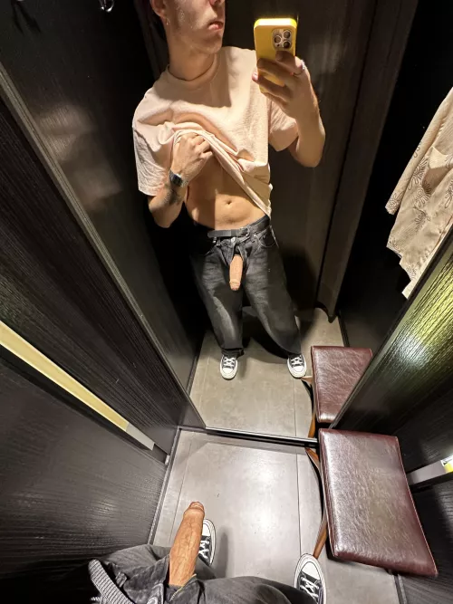 would u unload my balls in locker room