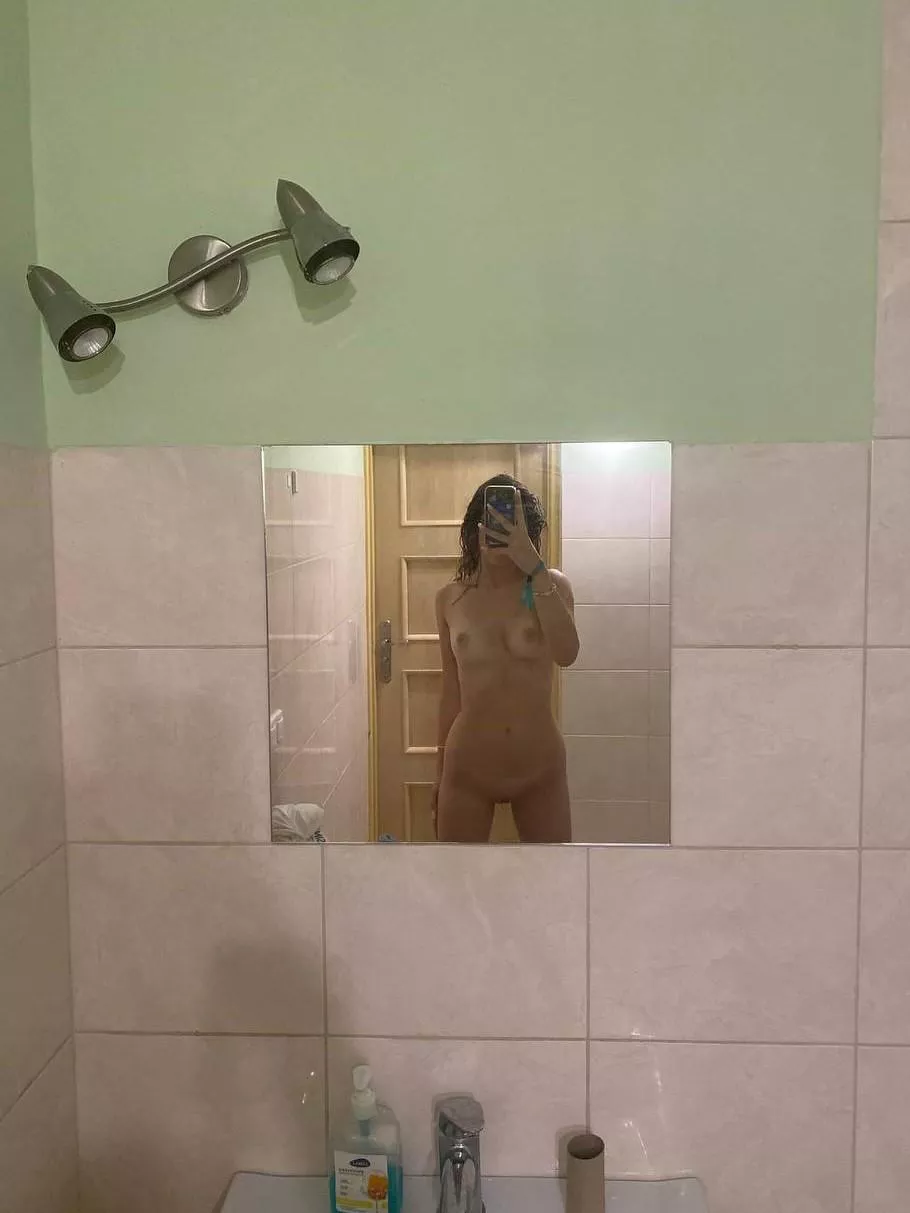 Would you play with them while I game ? [F]