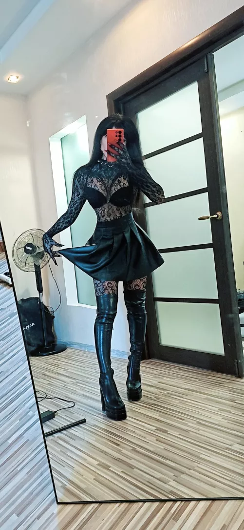 You, me, my bed and my heels. Don't keep me waiting [F]