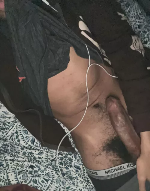 19 verse looking for long term fwbs (@sunshine-shitty) gamer+ bromance+