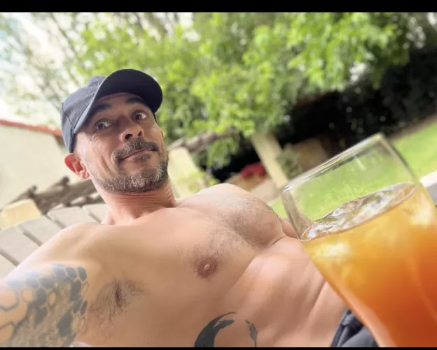 (46) Some drink with me??