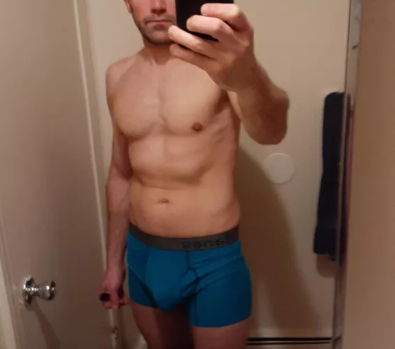 Caught my girlfriends mom sneaking looks at my dick buldge in my pajama pants repeatedly when she stopped to pick up our son to babysit today. Is that weird?? Or is it natural reflex for woman to look at a dick if visible? 