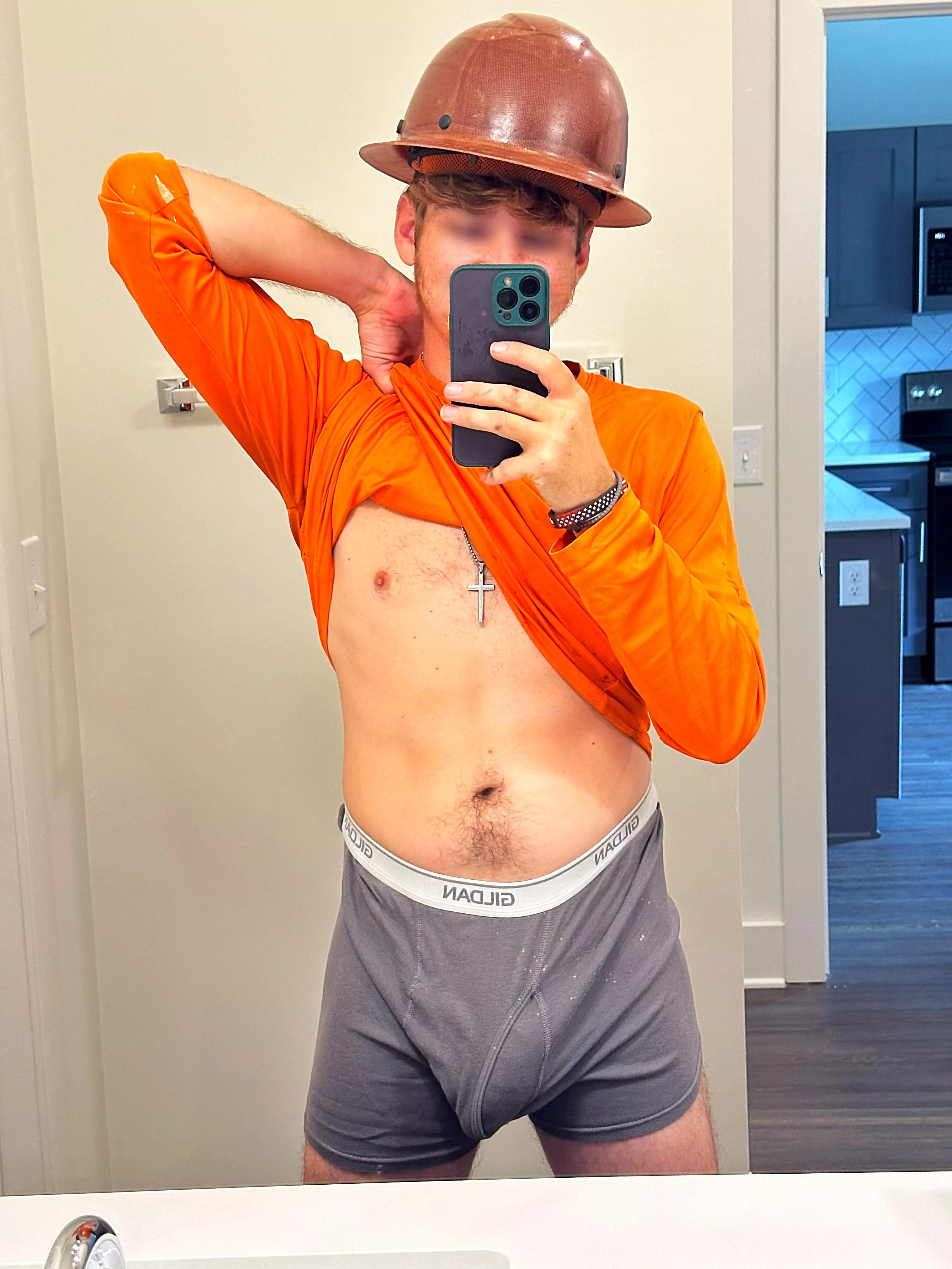 How’s the bosses outline ?