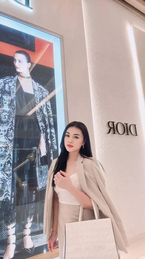 I dress myself, not to impress, but for comfort and for style 