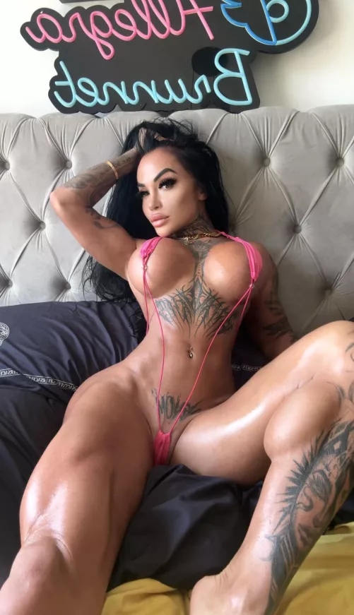 is pink looks good on me? 