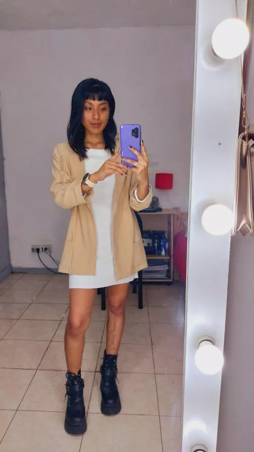 You should always dress with class for yourself, highlighting our feminine vibe