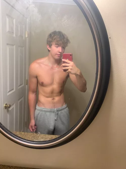 19 years old. Can’t rlly be seen wearing grey sweatpants lol