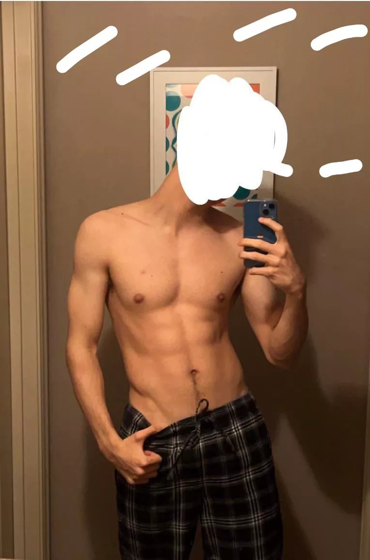 20 m jock with a bubble butt. Any doms wanna bully and degrade me? Snap: anonjock8