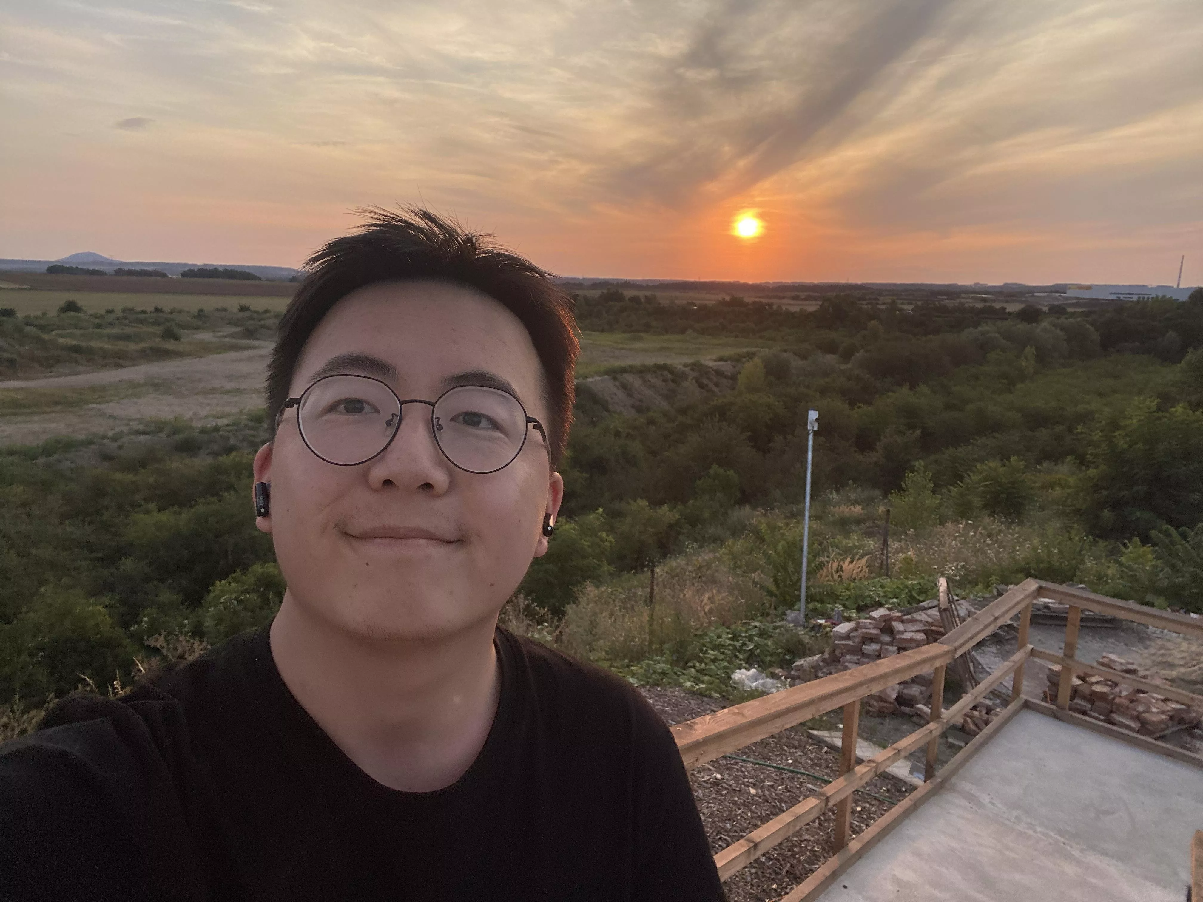 23 China, looking for friends