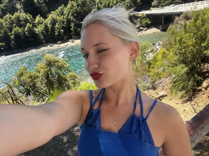 Blonde + blue = 😍