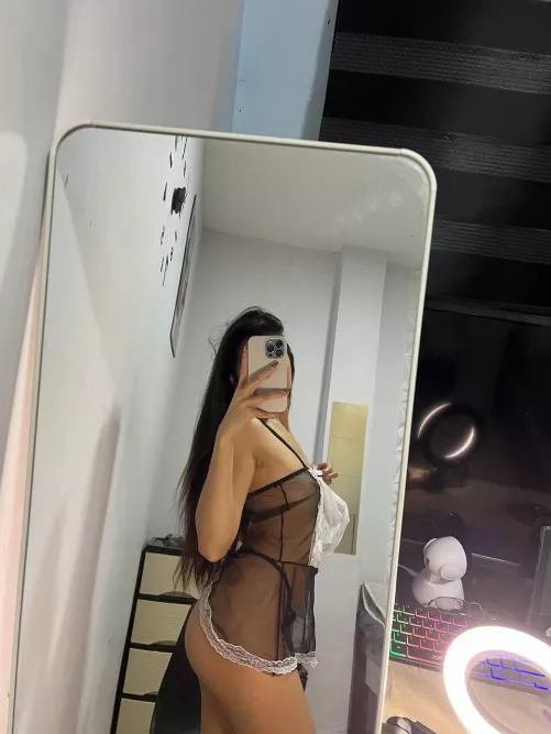 Catching a glimpse of my own charm.❤️
